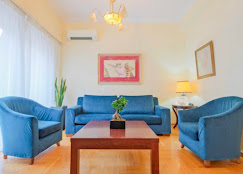 Waiting area — calm, comfortable space in central Athens